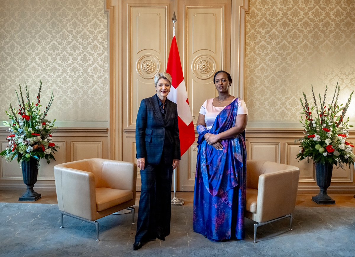 RwandaInGeneva's tweet photo. Today in Bern, Ambassador @UrujeniB presented her Letters of Credence to H.E. @Keller_Sutter, President of the Swiss Confederation, in a ceremony held at the Federal Palace. Discussions focused on advancing bilateral cooperation and strengthening partnerships between Rwanda and Switzerland. 🇷🇼🇨🇭
Read the Press Release: https://t.co/Z8smWvWGDV