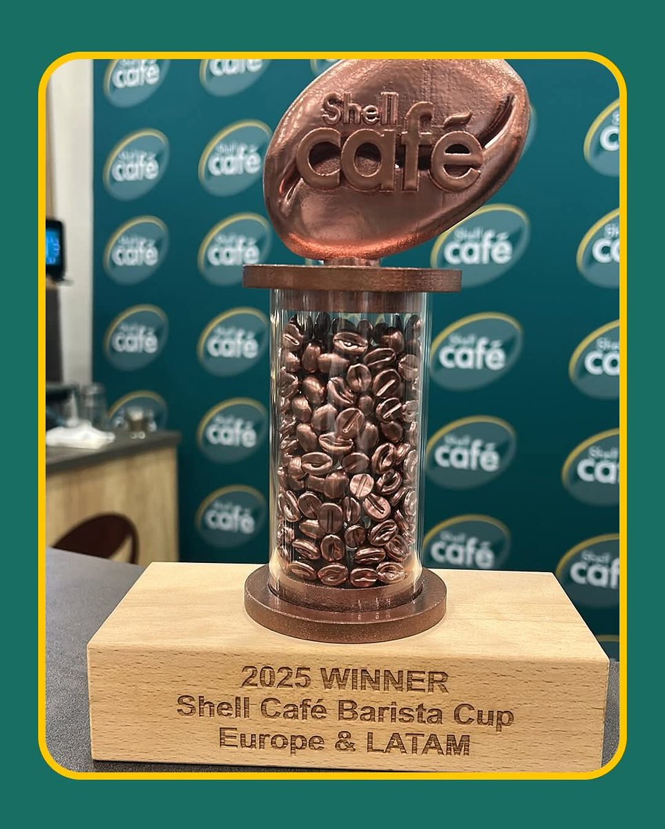 Canal26ElSalv's tweet photo. #Internacional #ShellCafe
Orgullo salvadoreño en la Barista Cup Europe &amp; LATAM 📷📷
Shell Café El Salvador ganó el tercer lugar en esta prestigiosa competencia internacional, destacando por su talento, pasión y compromiso y que la dedicación salvadoreña trascienden fronteras. 📷 https://t.co/HoOFbjdvSt