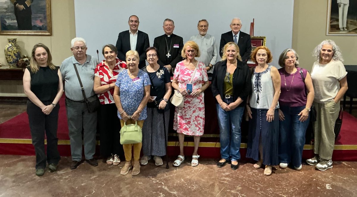 Algunos de los asistentes a la conferencia sobre el p. Castro el pasado sábado en el centro de Sevilla... Un regalazo más. Gracias, Señor.