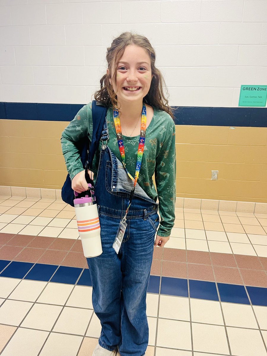 BerryMiller_JH's tweet image. 💚Green is more than just a color. It symbolizes #Responsibility. This important character trait includes being self-disciplined, listening to others &amp;amp; being accountable for your words, actions, &amp;amp; attitudes. Inspire each other! @CHARACTERCOUNTS #CharacterCountsWeek #DoWhatsRight