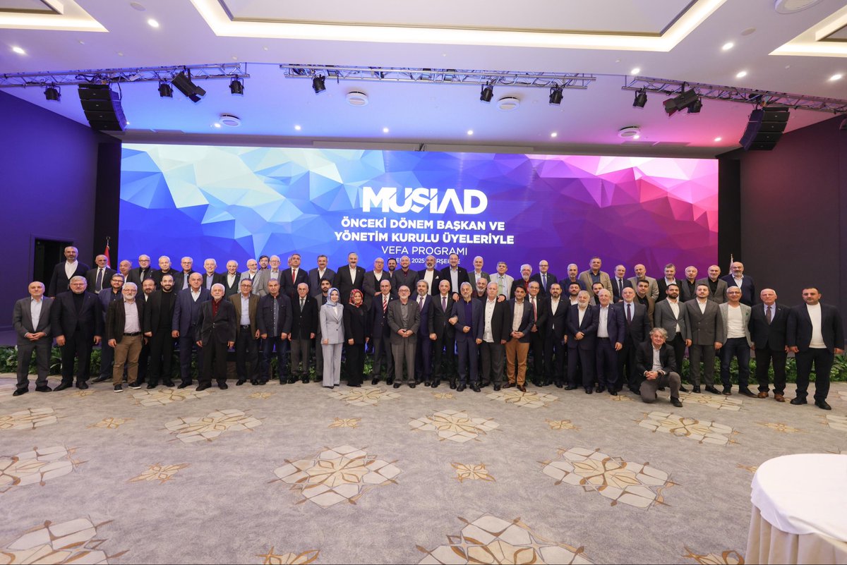 Önceki Dönem Başkan ve Yönetim Kurulu Üyelerimizle Genel Merkezimizde bir araya gelerek, teşkilatımızın köklü mirasını ve bugünlere taşınan emeklerini hep birlikte yâd ettik.

MÜSİAD, kuruluşundan bu yana gönül bağıyla güçlenen, birlik ve kardeşlik ruhuyla büyüyen bir aile. Her