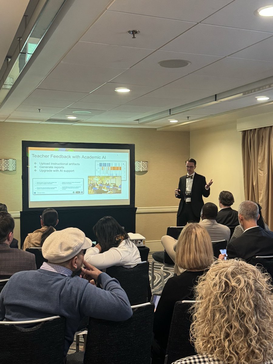 DrElenaSHill's tweet image. Shout out to our Math and Reading leaders for leading a presentation on how Dallas ISD is integrating the use of AI in the curriculum! #CGCS @DallasReads @disdstemmath @Dallasacademics