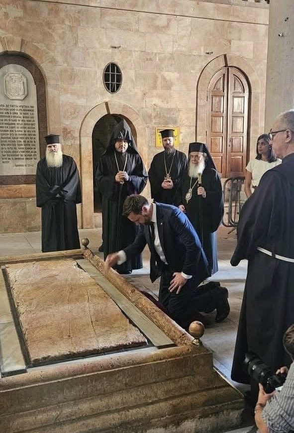 ShaneSchaetzel's tweet photo. Future President of the United States, and current Vice President, kneels before the rock where the body of Jesus Christ was laid before his Resurrection. This is the proper order of things for a Christian Nation. https://t.co/dYtvq9YCDq