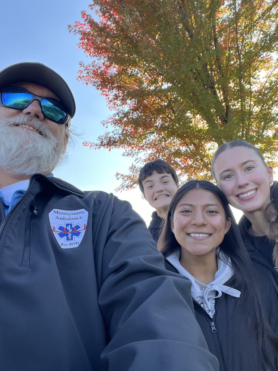 Megan and Yasmin joined us for the Section 2AA meet today in Mankato!  🫶🫶