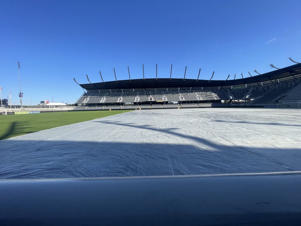 AaronFink4's tweet photo. Ryegrass has been added and we’re ready for the championship stretch! One week under blankets and lights. Green blanket (4th pic, on right) was a bit more successful than the white blankets despite being in the shadiest part of the field. 4lbs per 1000 https://t.co/eoUe8eFRq3
