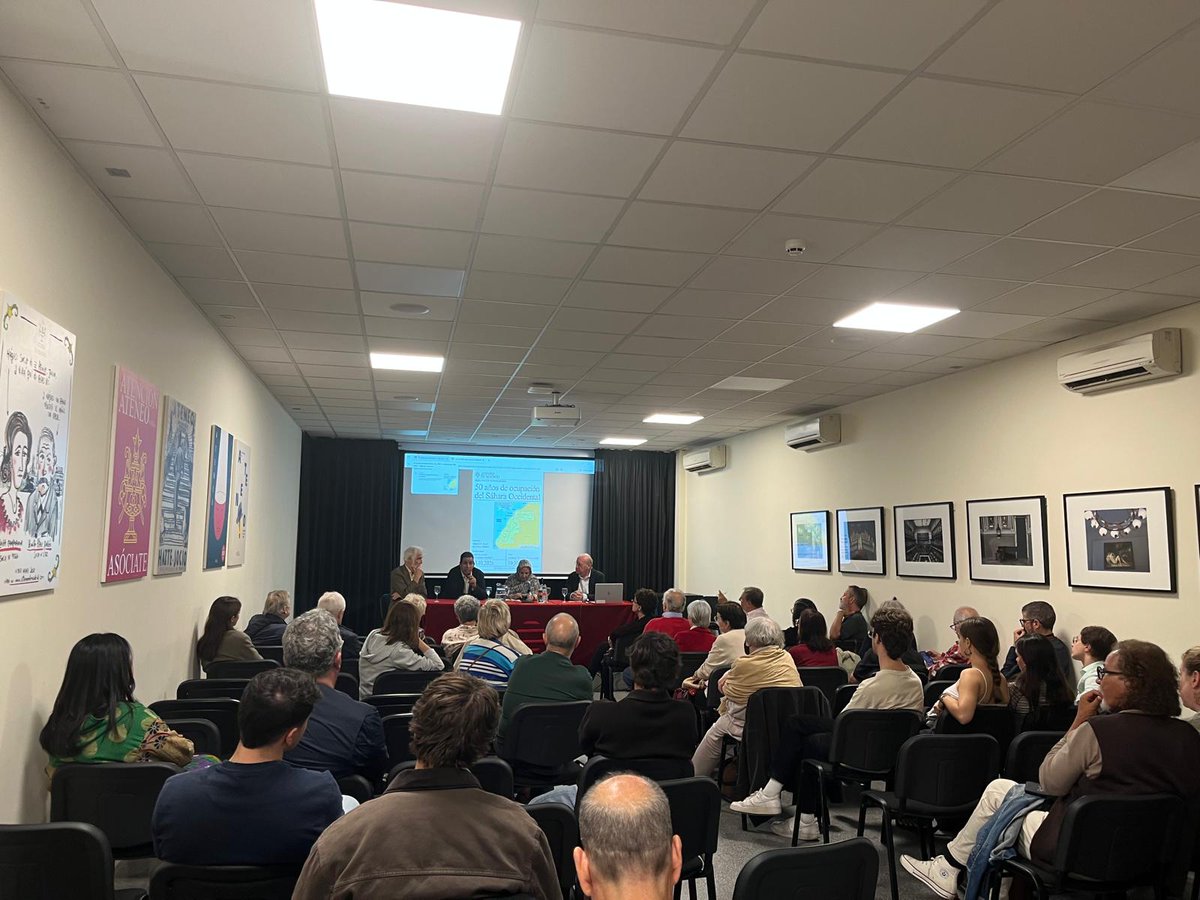 abdulahfpe's tweet photo. El @ateneodemadrid ha acogido esta tarde uno de los primeros actos programados para la conmemoración del #50aniversario de la ocupación del #SaharaOccidental.

5 décadas después el pueblo🇪🇭 sigue luchando contra la ocupación, por su derecho a la autodeterminación e independencia. https://t.co/b7nJKlBSnl