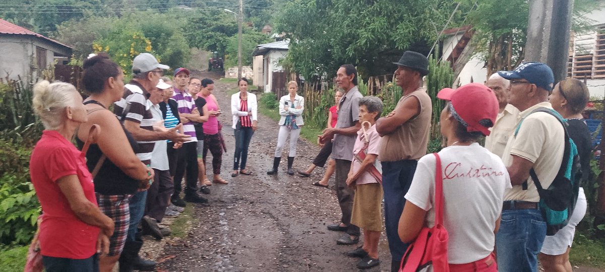 AbelTamayo37871's tweet image. Intercambia la Dirección de la AMPP de #BueyArriba con el Grupo de Trabajo Comunitario de la circ. 58 del Consejo Popular Amador Liens Cabrera, con el objetivo de prepararse ante el eminente paso de la Tormenta Tropical Melissa.
#PreparadosYAlertas
#PoderPopular
#ProvonciaGranma