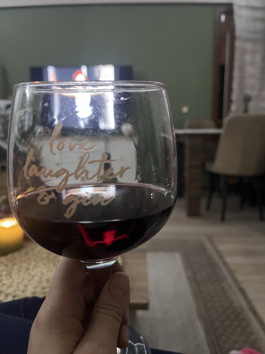 Kadehte sessizlik, ruhumda dinginlik…