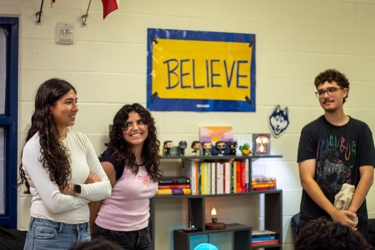 southtexasisdws's tweet image. Our seniors kicked off the 🦁 Mentor Program this week! They&apos;re providing support, guidance &amp;amp; encouragement to incoming freshmen as they navigate high school. 💙
#WorldScholars #STISD #MentorProgram #Leadership #HighSchoolLife #LionsLead #IBWorldSchool #UTRGV #STC #Edinburg #RGV