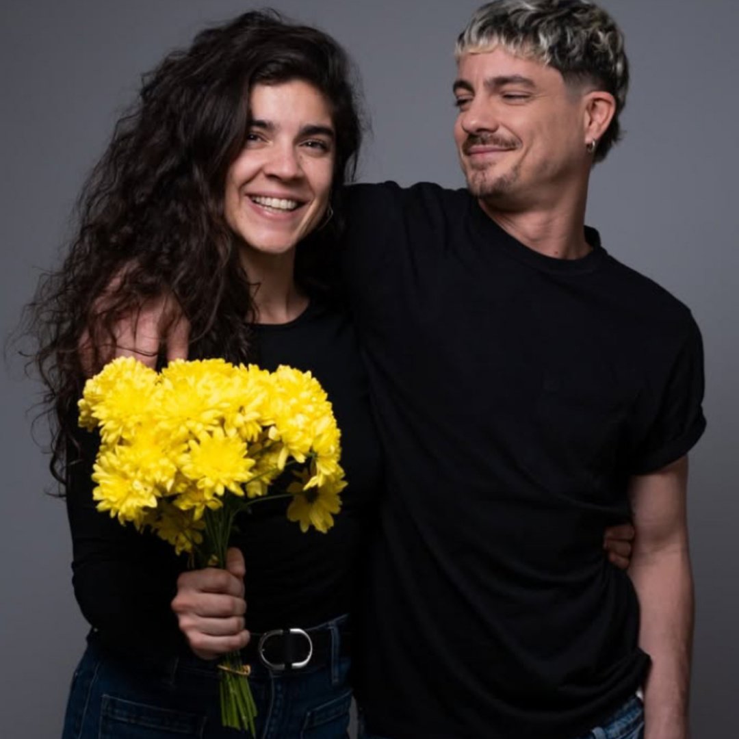 UNA LISTA EN FAMILIA 🎭 Bajo una Idea de @MeyScapola, @_FacuGambande acepto protagonizar #LasCosasMaravillosas en la Docta con la Coproduccion en Conjunto entre el Artista y su Hermana <a href="/LuciaGambande/">Lucia Gambandé</a> 🫂 Hoy hay una nueva Funcion en el Escenario de La Llave de Cba.