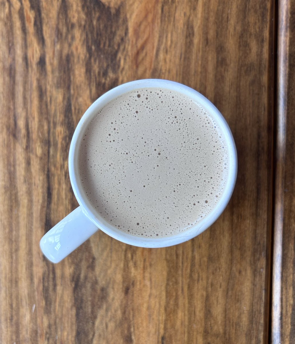 Cacao powder in coffee slaps different