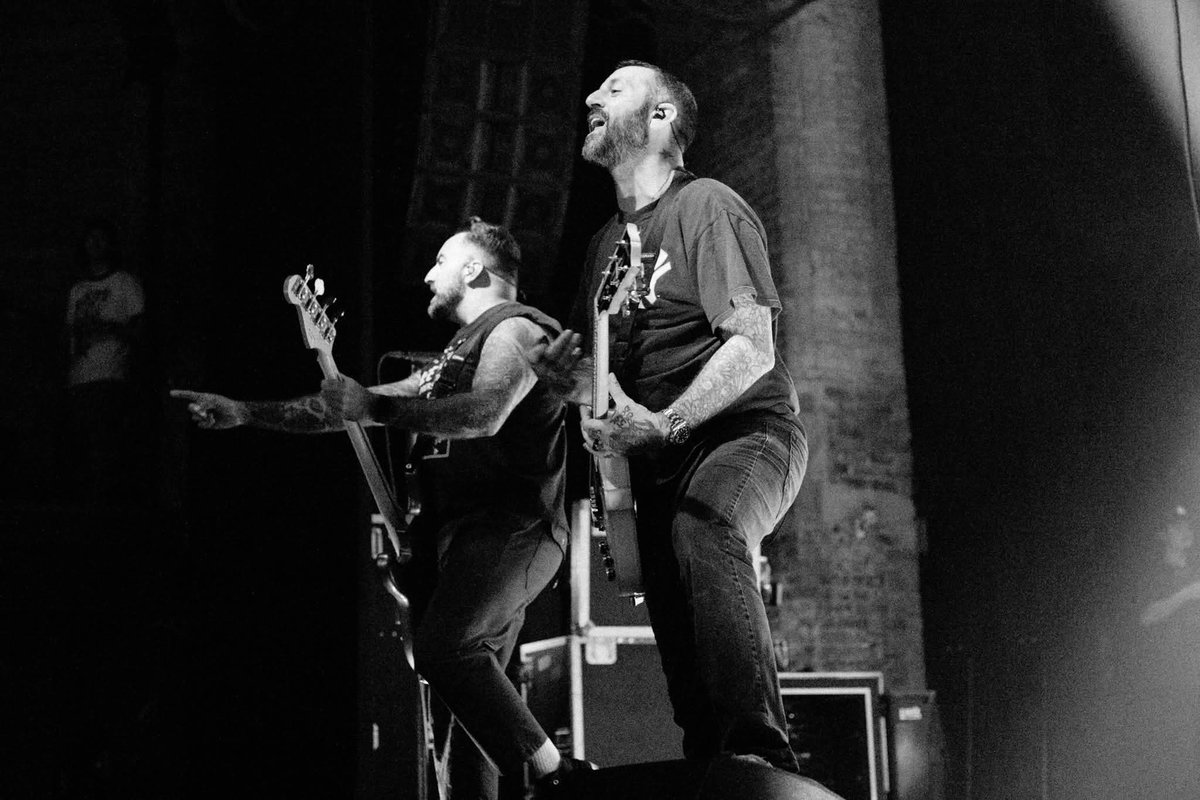 HowWeAreupdates's tweet image. Photographed @BaysideBand w/@TheSleepingNY at @TheParamountNY in Huntington, NY on 9-26-25. See more pictures here: tinyurl.com/zs5u999t

📷:@TheAndyJimenez