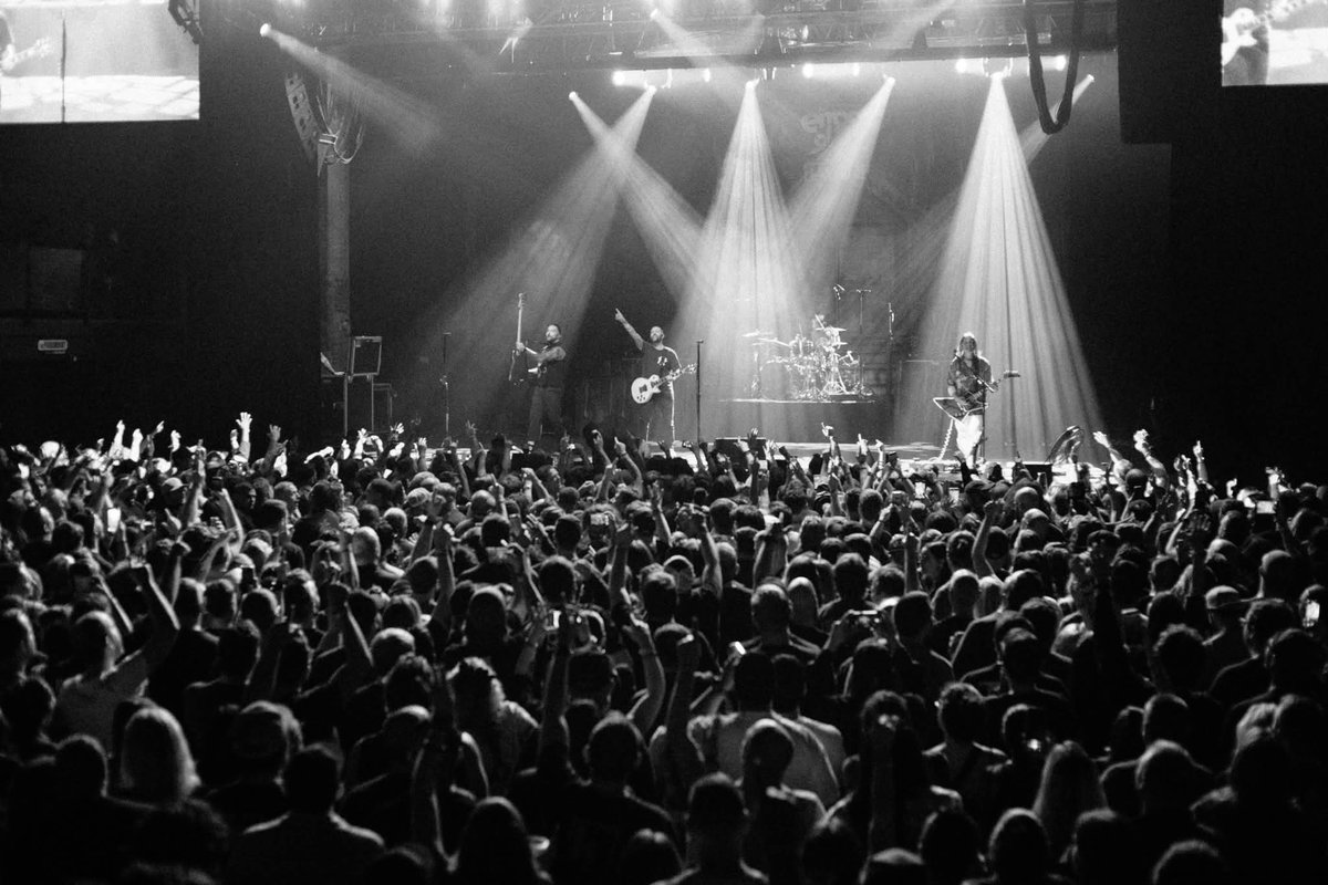 HowWeAreupdates's tweet image. Photographed @BaysideBand w/@TheSleepingNY at @TheParamountNY in Huntington, NY on 9-26-25. See more pictures here: tinyurl.com/zs5u999t

📷:@TheAndyJimenez