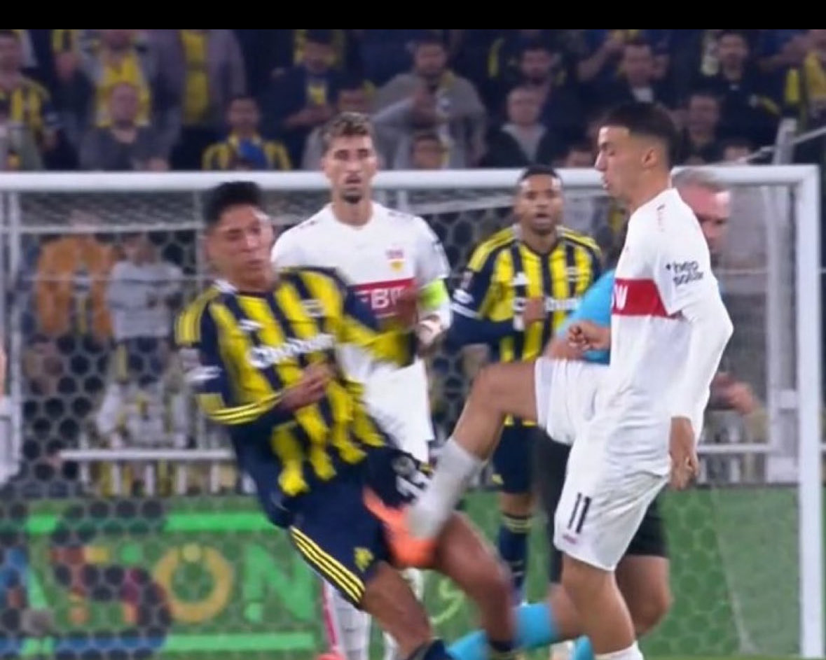 silas on a jetski (@pasxalkk) on Twitter photo 