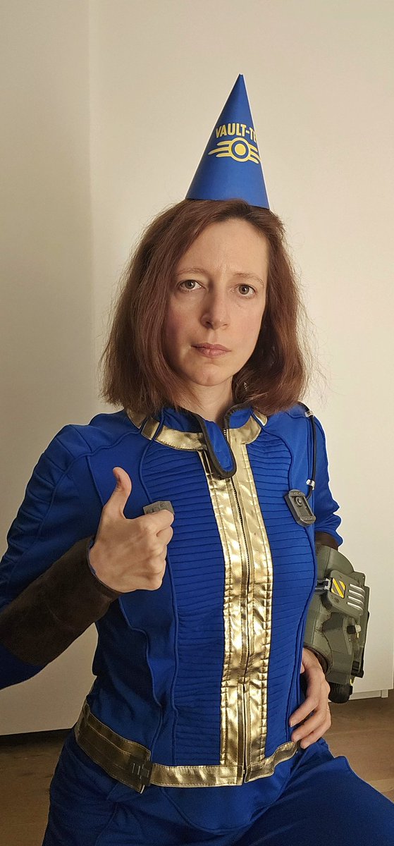 Agent_Mab's tweet photo. "Yeah, happy being-turned-into-a-Popsicle for 200 years-day to those who celebrate."
– Nora, probably 
#Fallout #FalloutDay https://t.co/trlAN3pAm4