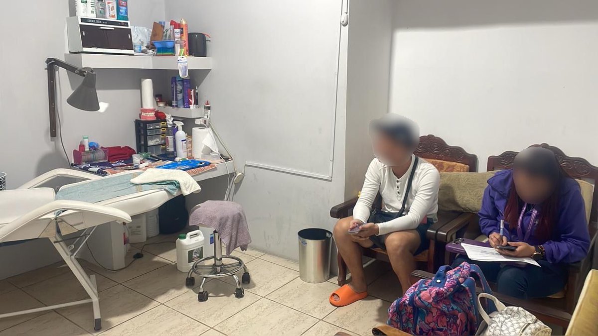 #ElOro | ⚠️ Una denuncia ciudadana presentada ante la Comisaría de Policía de #PuertoBolívar permitió localizar 📍 y clausurar un sitio que brindaba servicios de odontología sin contar con el permiso de funcionamiento de la #ACESS, incumpliendo con la normativa sanitaria vigente.