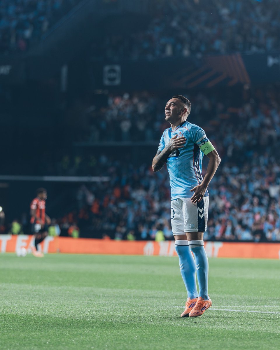 Don Iago Aspas Juncal. El que emana y representa al celtismo. Cualquier homenaje que se le haga, se queda corto para semejante LEYENDA del Celta de Vigo y del futbol español.
Ojalá fuera eterno el 10 🩵 
Histórico 👑