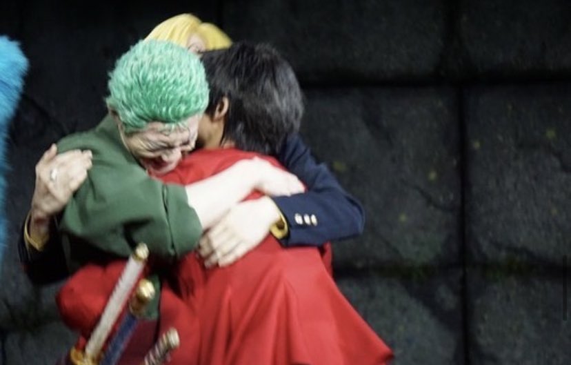 these pictures are so cute zoro deserves all the hugs