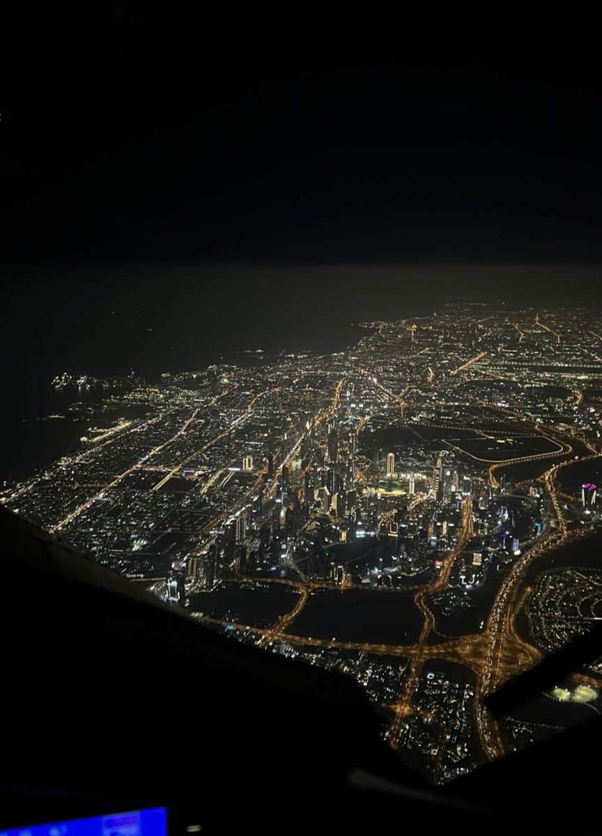 1blbb's tweet image. ولاني بندمان على كل ما فات 
أخذت من حلو الزمان ورديه

هذي حياتي عشتها كيف ماجات 
آخذ من أيامي وأرد العطيه