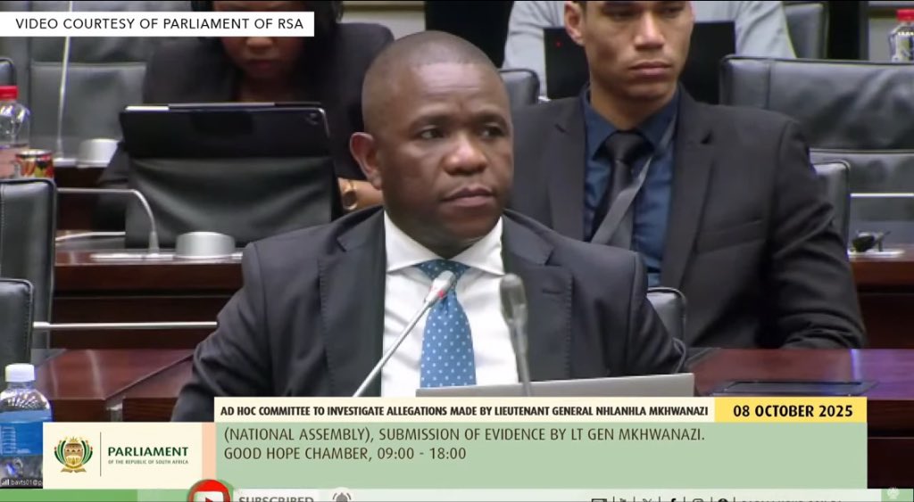 Knick_RSA's tweet image. Bheki Cele Confirmed for me that if LEF-General Mkhwanazi Can take over as National Commissioner, there would be no crime in South Africa.🇿🇦