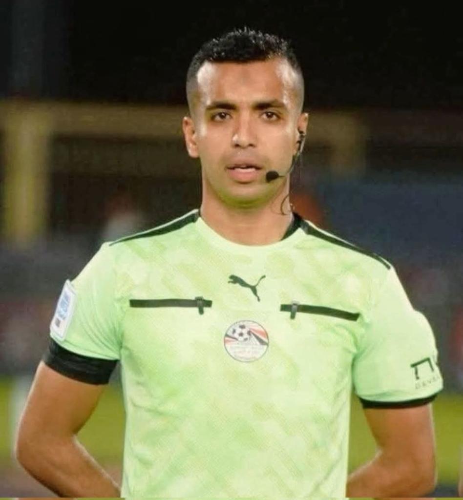 حكم لسه بيبدأ مشواره
وعايز يكمل
فلازم ينضم لمجموعة ريشة ونور الدين ومحمد فاروق والبنا
و
و
و
و
و
نكمل و
و
و
متابعة هذا الهزل هو قمة الهزل

ولولا عشقنا الجنوني بالزمالك لما تابعنا أي شيء في هذه المهزلة