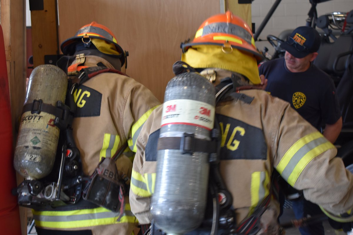 Springfdtx's tweet image. Firefighters can&apos;t let doors stop them from rescuing people. Today, Spring&apos;s newest cadet firefighters spent hours practicing what we call &quot;forcible entry.&quot;
#firefighters #training #springtx