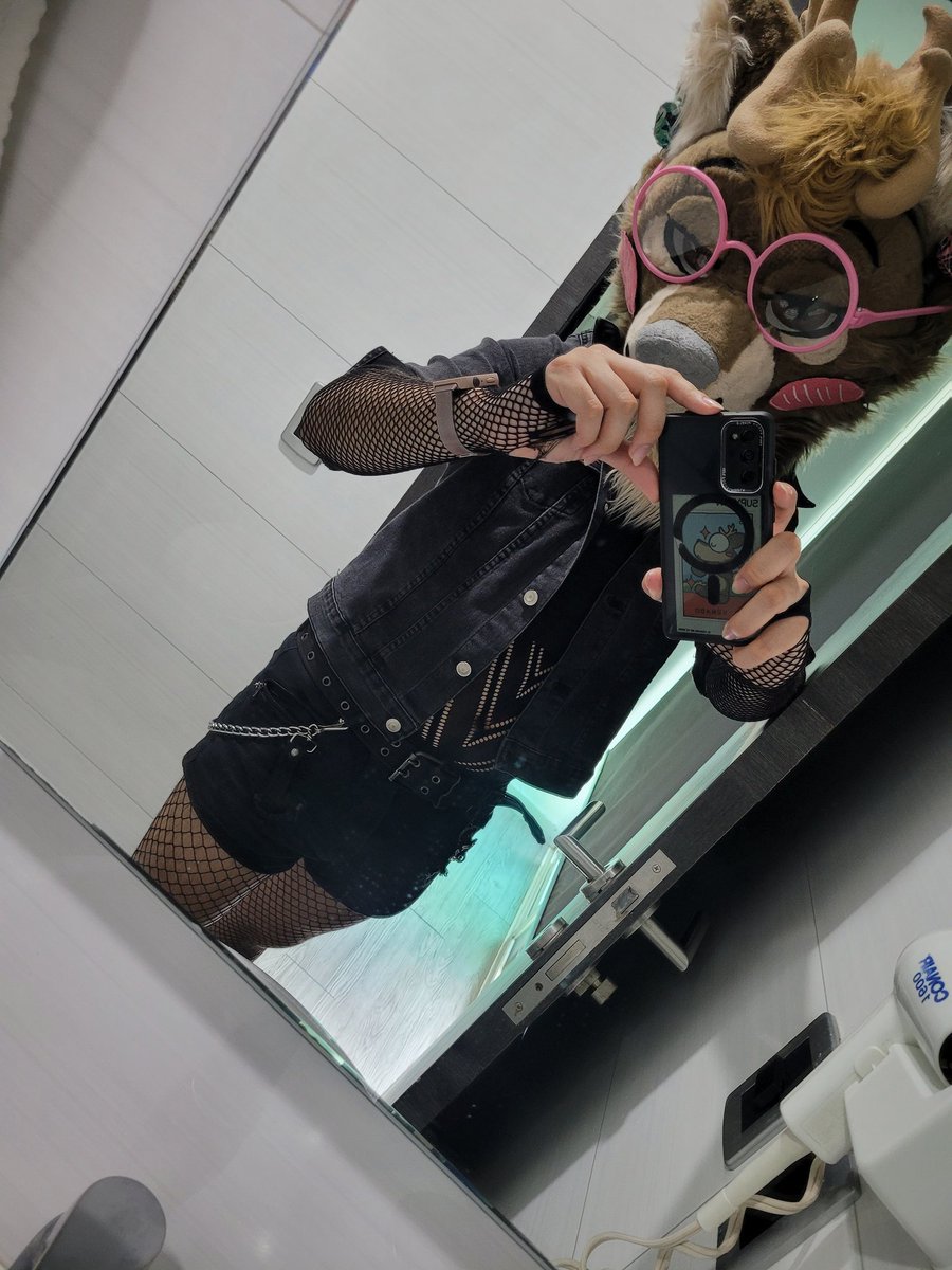 Esa venada tiene pitó ✨️❣️

#Confuror #Deer #Venado #wolf #lobo