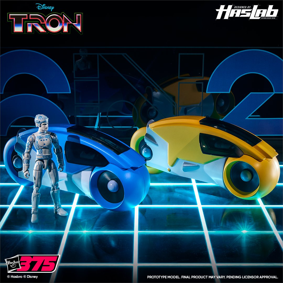 Enter the Grid like never before with NEW photography of the #TRON: Heroes of the Grid 3.75” Collector Set #HasLab, featuring 5 figures, 2 Light Cycles &amp; an LED-powered display base.

10,000 Users can make it real by Nov 22!

#EnterTheGrid 🔗 go.hasb.ro/TRON-HOTG