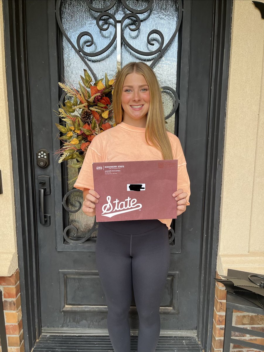 peytonmhector's tweet image. Came 🏠 from school today to some bulldog 💌 Can’t wait to be in Starkville again in the winter! #hailstate
@HailStateSB @MojoPardue @Coach_Ricketts @MrCoachTbratt @CoachZacShaw