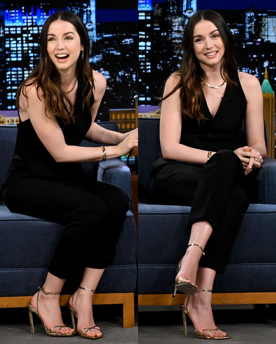 hourlydearmas's tweet image. she’s the standard