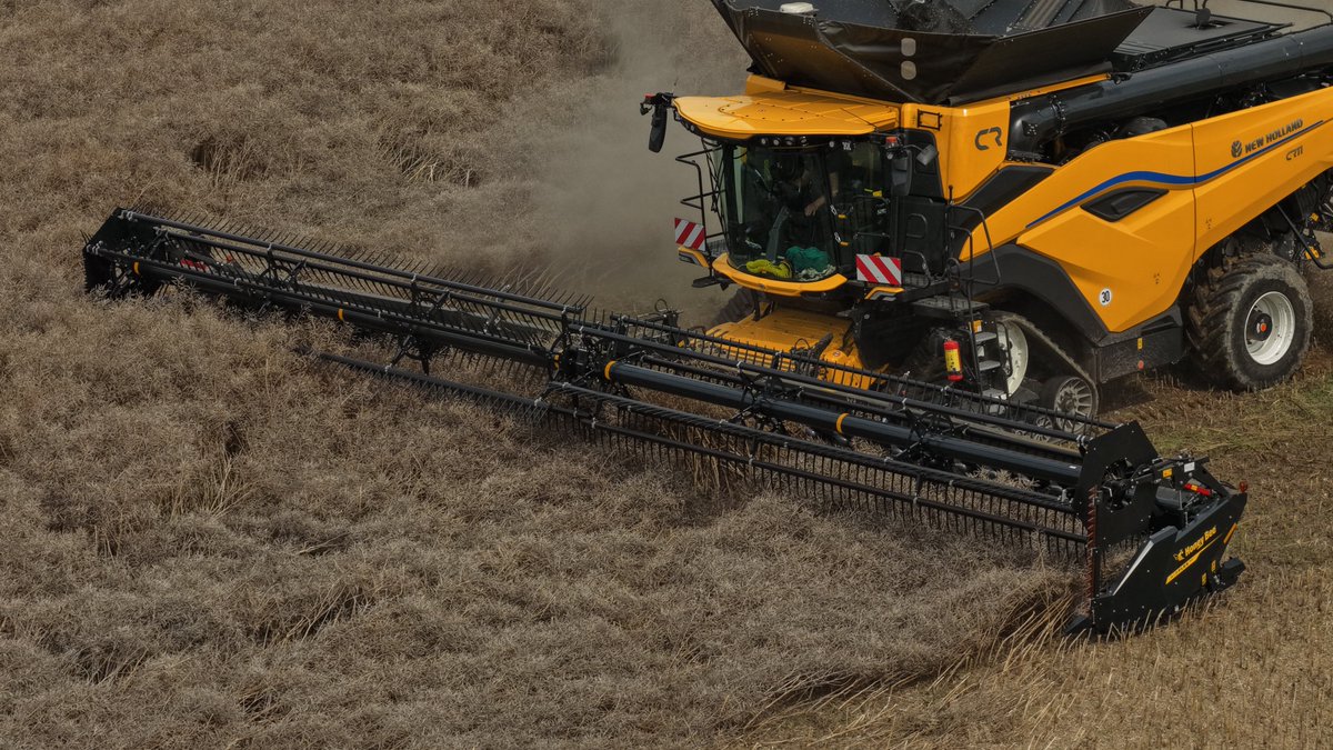 The AirFLEX NXT handles the toughest jobs with ease.

With large feeding capacity and low-cut mechanical power, the NXT picks up heavy, lodged canola like nothing else.
