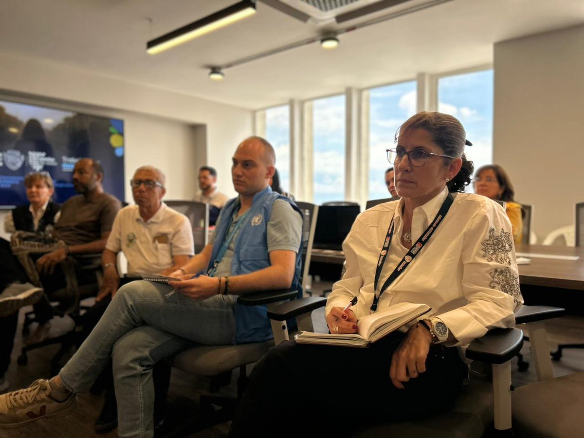 <a href="/GobValle/">Gobernación Valle del Cauca</a> <a href="/AABenedetti/">Armando Benedetti</a> <a href="/GabrielRondonO/">Gabriel Rondón</a> <a href="/JaimeBerdugoP/">Jaime Berdugo</a> Durante la jornada, socializamos avances y estrategias orientadas a fortalecer los mecanismos de protección y prevención en favor de los líderes y lideresas comunales del departamento, en el marco del Plan Integral de Seguridad y Convivencia Ciudadana 2024–2027.