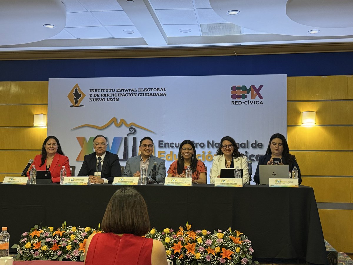 Inicia el panel 2 Desafíos en la implementación de acciones para la educación cívica en los OPLE donde participan 
➡️Ricardo Zenteno-Chihuahua
➡️Oscar Reyna-San Luis Potosí 
➡️Helena Jiménez-Chiapas
➡️<a href="/MaimelGuerra/">Melisa Guerra (ella)</a>-Ciudad de México 
➡️Karla Olvera-Querétaro