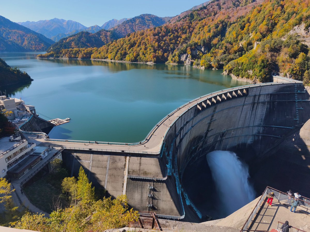 yumg7426's tweet image. 雄大な黒部峡谷とダムを見てきました🤗
#黒部ダム
#黒部湖
#黒部峡谷