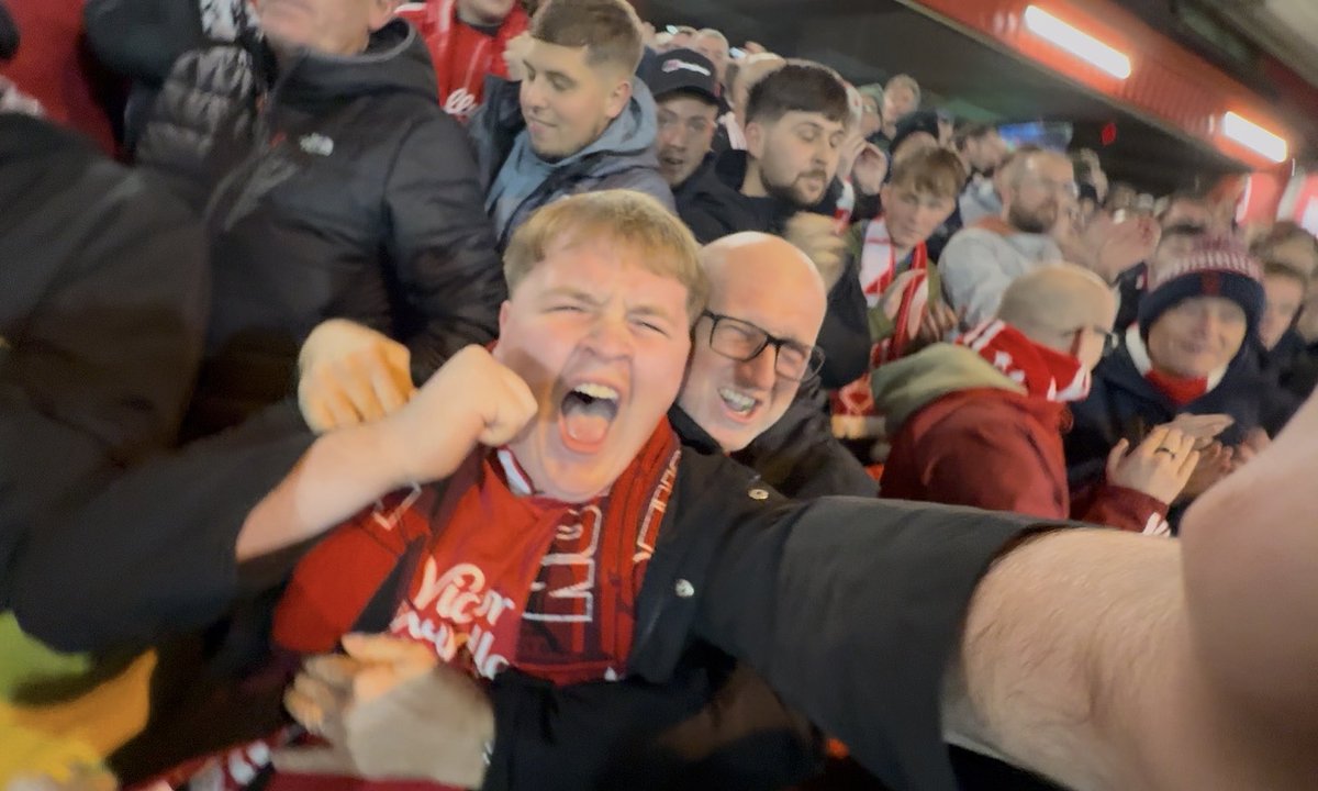 maybebrayyy's tweet image. them reds. vlog 🔜 x

 #NFFC