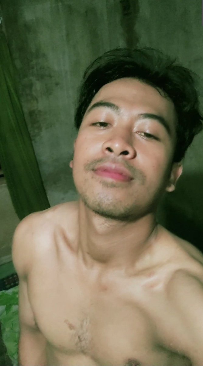 Jadi kalean mo panggil yang mana? Yg manggil om tak kuncir bibirnya😒