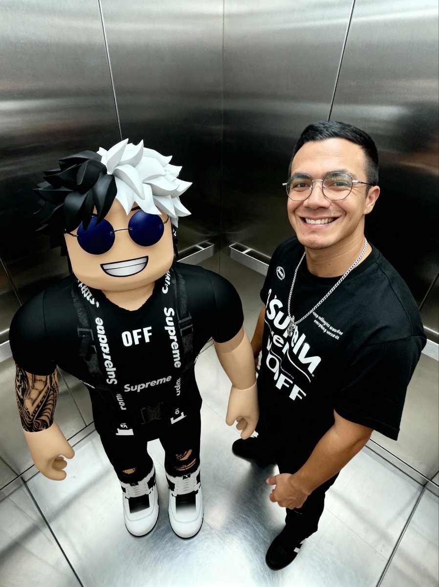 WhiteArrow_YT's tweet photo. 🤍Con mi mejor amigo y con el que me a cambiado la vida WhiteArrow somos 2 en 1 🖤 @Roblox @YouTubeGaming @YouTubeLATAM https://t.co/2ZijL9pitU