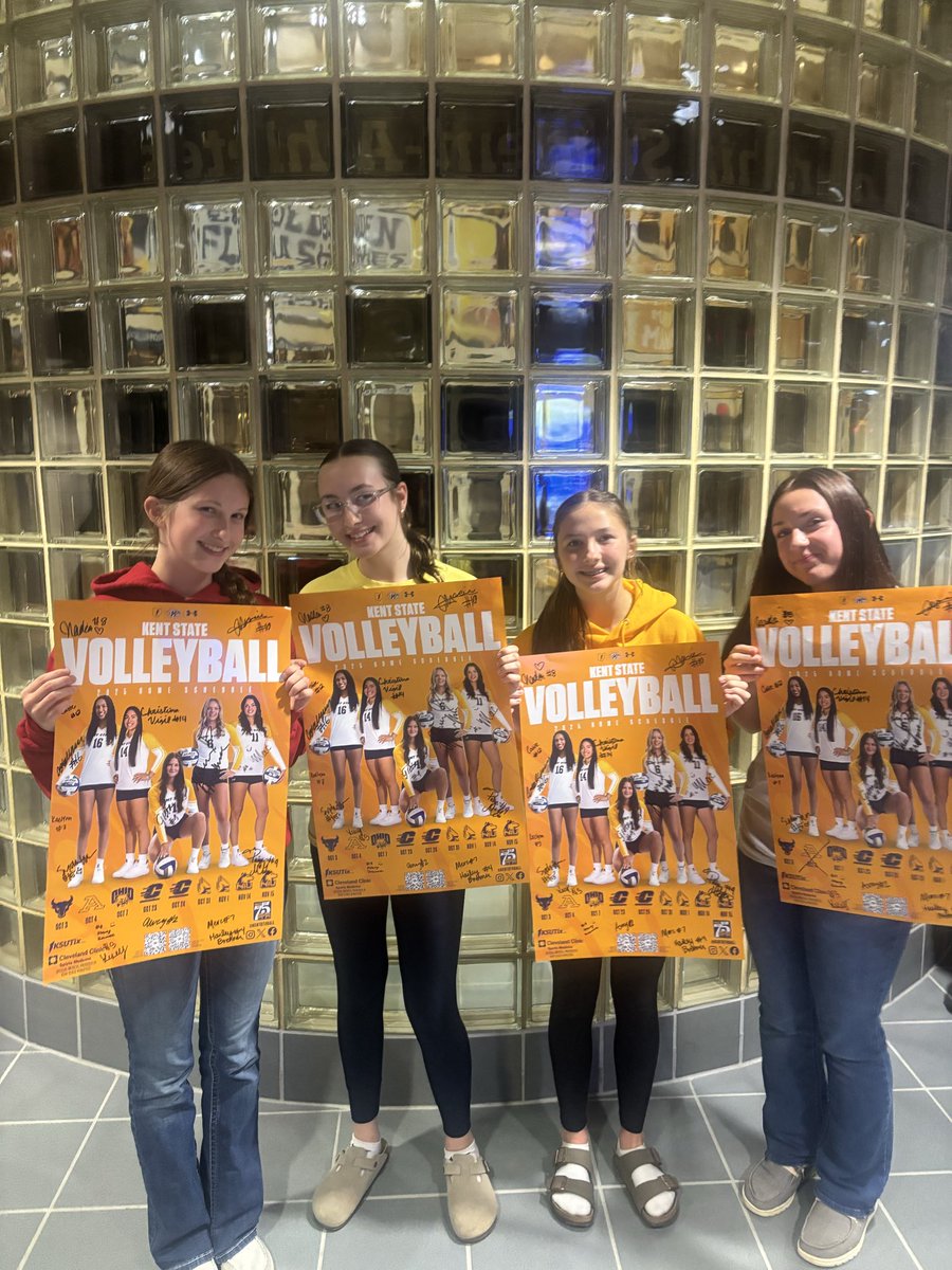 MathWithMsBretz's tweet image. Post game poster signing!