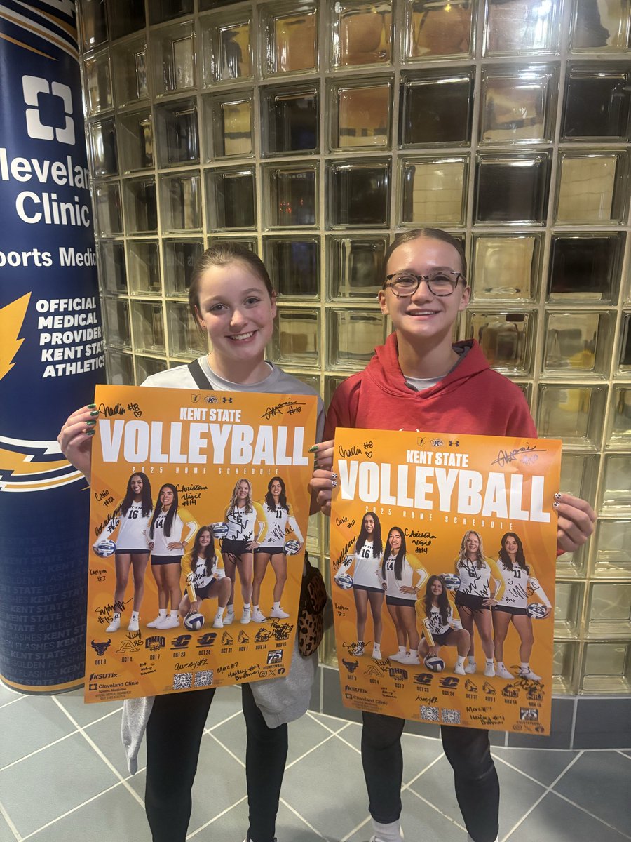 MathWithMsBretz's tweet image. Post game poster signing!