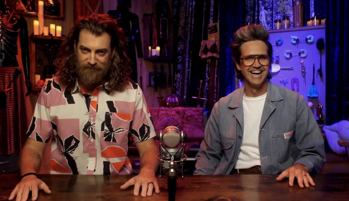 lostmythicality's tweet photo. four years of good mythical evening hosted by rhett &amp; link 🔥 https://t.co/KJu7raoAJg