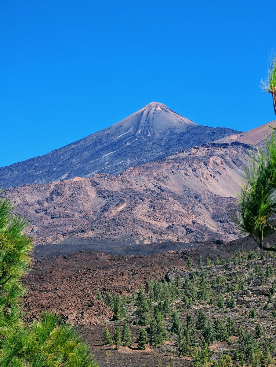 AuroraUnrealis's tweet image. Продолжаем покорять вулканы