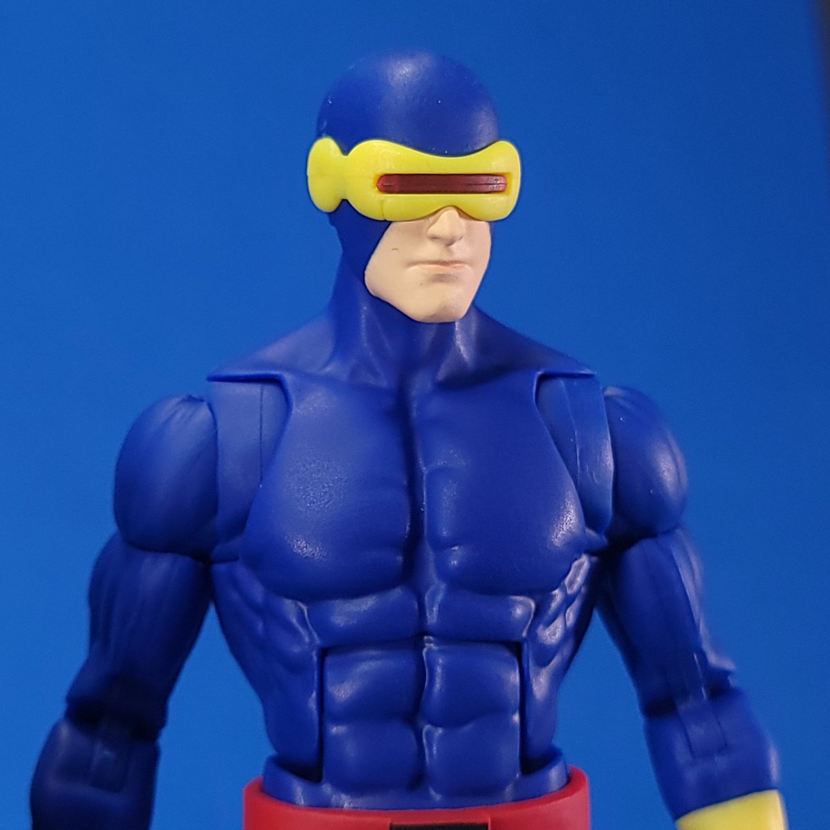 Oh Mr. Hobby Mr. Super Clear Matt, how I love thee. Storm's skintones now all match and reveals a slight smirk. I dulled her costume but left the cape shiny for contrast, not sure I'll keep it that way. Cyclops skintone is still too pale but I like the overall look even more now.