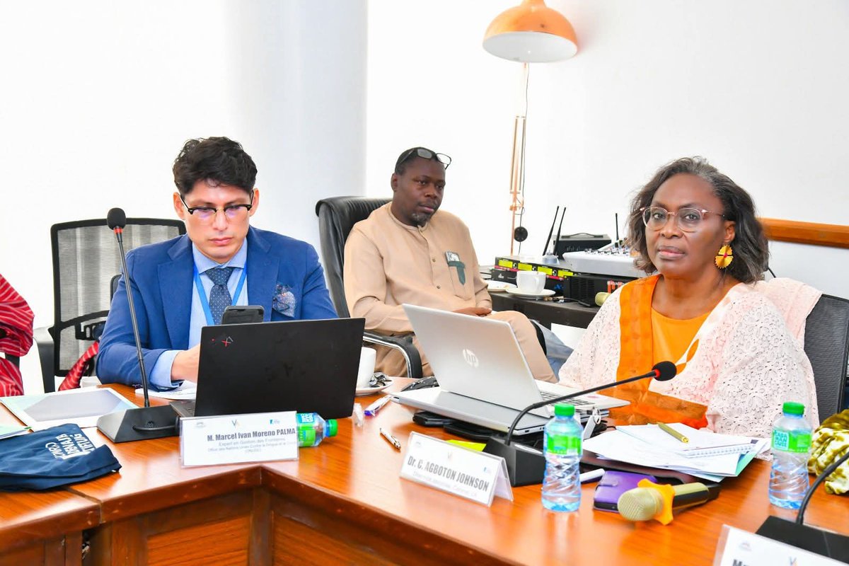 📌🇸🇳 Ce mercredi 22 octobre, j’ai participé à l’Assemblée nationale du Sénégal à la 3e activité du Programme AAR (« se protéger » en wolof), dédiée à la sécurité et à la gestion des frontières sur le thème : « Défense, sécurité et gestion des frontières : état des lieux et