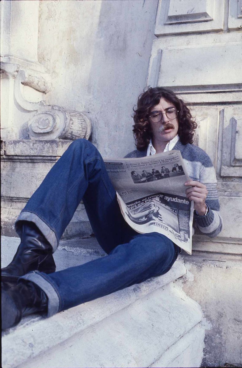 Hoy cumple años el más grande de todos, Charly García. Genio, rebeldía, prodigio, revolución, ídolo, cualquier palabra le queda corta a este tipo. El mejor artista de la historia de Argentina. Feliz cumpleaños.