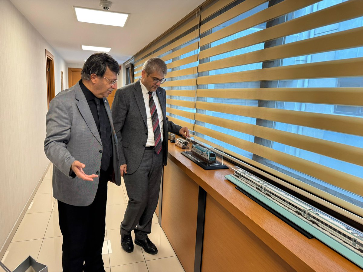 🔬 TÜBİTAK Başkanımız Prof. Dr. Orhan Aydın’ı ziyaret ederek, Van’da bilimi, araştırmayı ve yeniliği daha da güçlendirecek projeleri konuştuk.

🎓 Gençlerimizin fikirleriyle, üniversitelerimizin enerjisiyle Van’ı bilimin ve teknolojinin merkezlerinden biri haline getirmek için