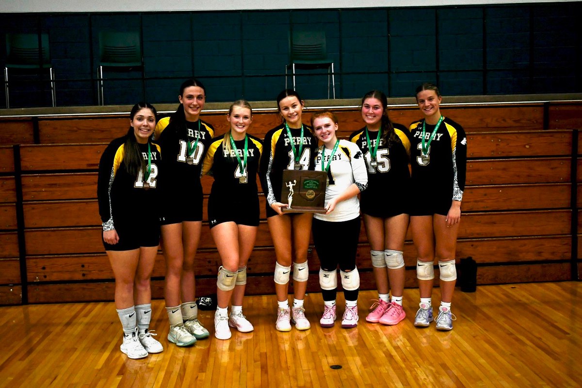 PerryVolleyball's tweet image. District Runner-Up.  Not the ending we were hoping for, but we are proud of each player!  Thank you to the seniors for your dedication to the program! 🏐🐾