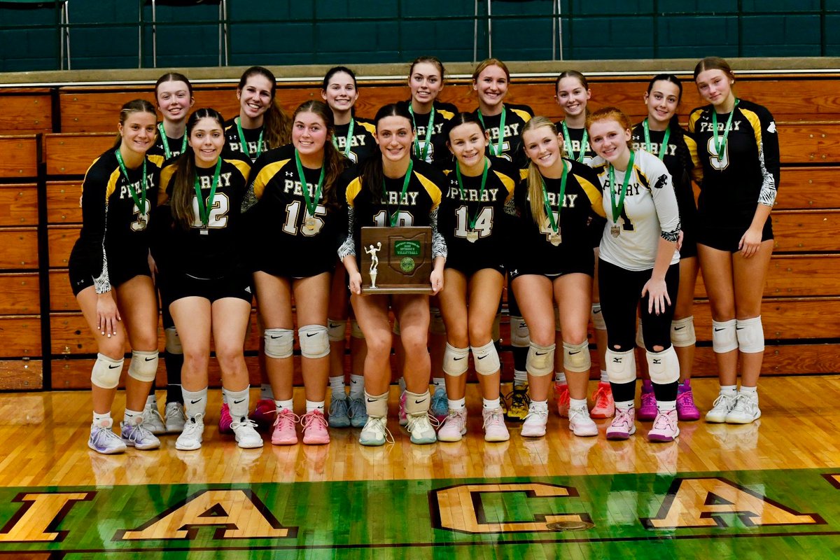 PerryVolleyball's tweet image. District Runner-Up.  Not the ending we were hoping for, but we are proud of each player!  Thank you to the seniors for your dedication to the program! 🏐🐾