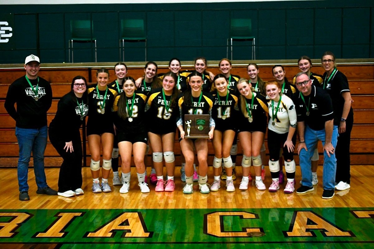 PerryVolleyball's tweet image. District Runner-Up.  Not the ending we were hoping for, but we are proud of each player!  Thank you to the seniors for your dedication to the program! 🏐🐾