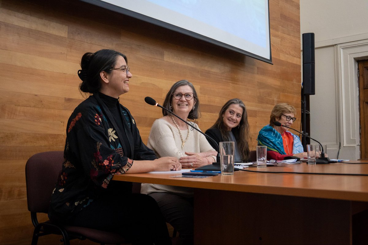 MinMujeryEG's tweet photo. La Plataforma de Acción de Beijing cumple 30 años, comprometiendo a diferentes Estados, incluido Chile, a elaborar estrategias y acciones para erradicar la violencia contra mujeres 🌎 Hoy junto a @OPCND_Segegob, @ONUMujeresChile y @ANdeChile organizamos seminario para relevarlo. https://t.co/NOsVgczsIp