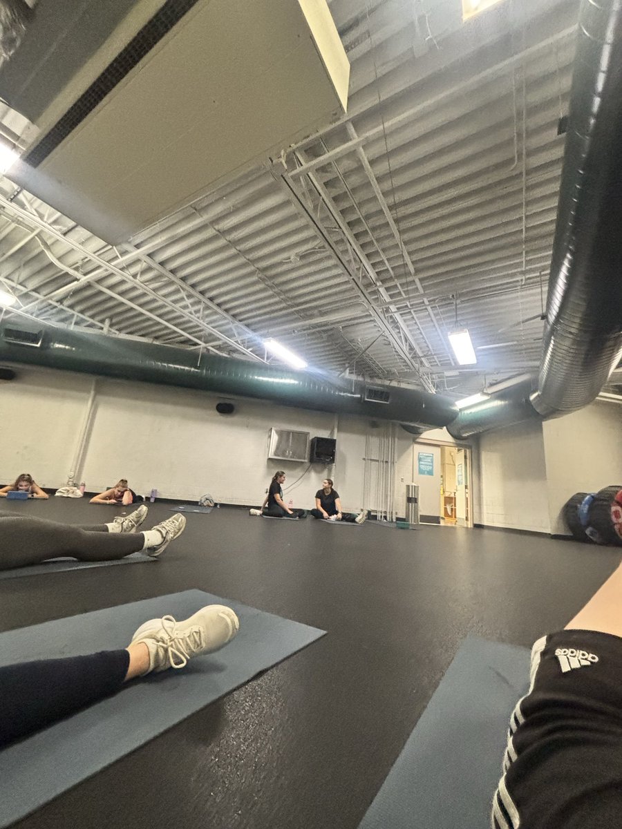 KristenOBr7v's tweet photo. Trying out a palates class today! #techwell https://t.co/OAiyyWgC4j